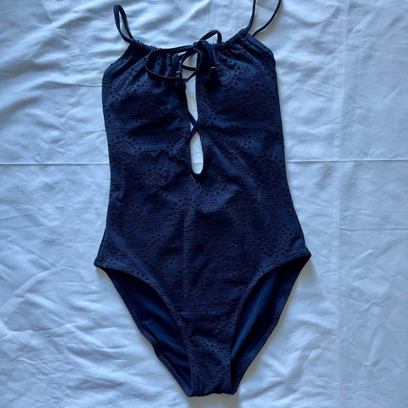 NWOT Aerie Eyelet One-Piece Swimsuit - Picture 2 of 9